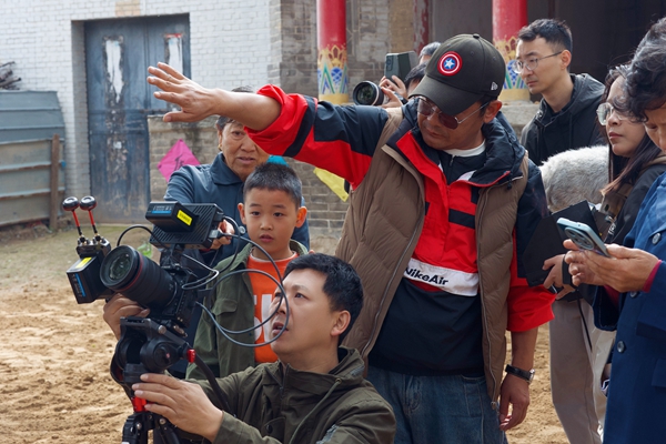 系列电影《挠羊汉》第一部在忻州市华夏国际影城举行首映典礼